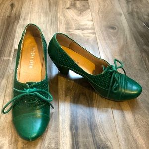 ⭐️ 2/30$⭐️ Kelly green oxford heels -size 7.5 (38)